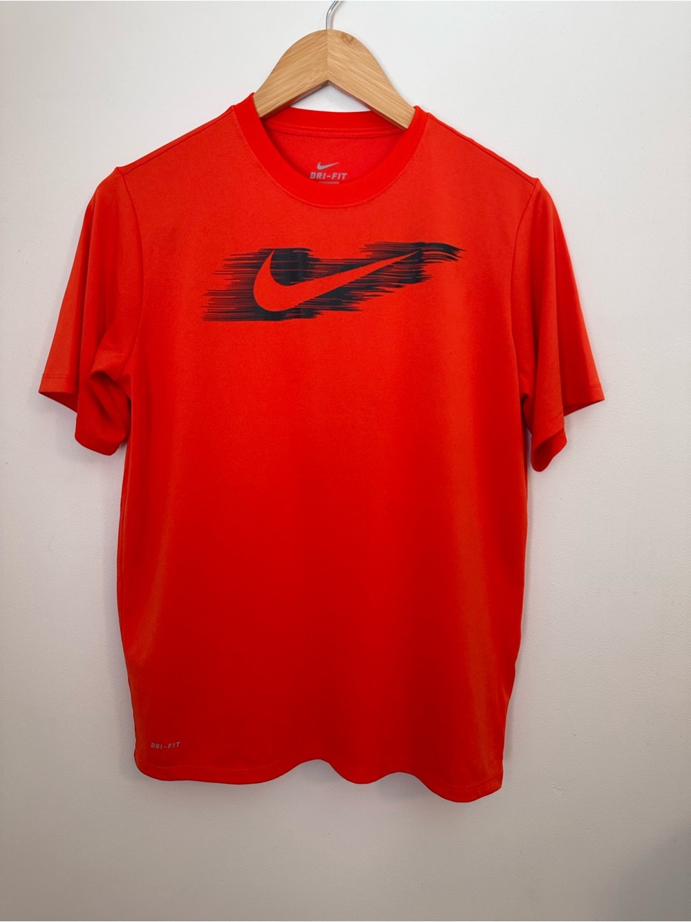 Nike Dri-FIT Boys XL Short Sleeve Shirt Orange